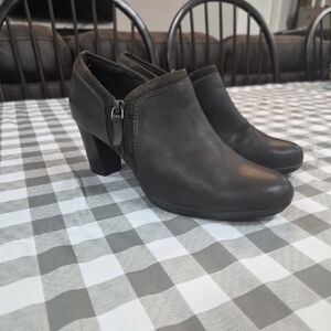 Elegant Charcoal Gray Leather Ankle Boots